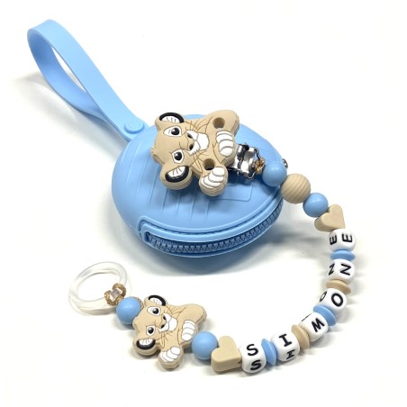 Babyjart Chaîne de tétine PRESTIGE LION en silicone avec nom, crochet / adaptateur de tétine MAM et CHICCO