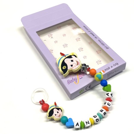 Babyjart Cadena PRESTIGE PINOCCHIO de silicona para chupete con nombre, gancho / adaptador para chupete mam y modelo de chicco