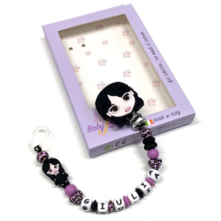 Babyjart Silikonschnullerkette PRESTIGE WEDNESDAY ADDAMS mit Name, Haken/Adapter Schnuller MAM und CHICCO