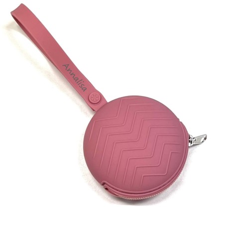 PERSONALIZE Porta-chupeta redondo com corrente BLUSH