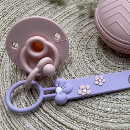 Chaîne de tétine FLAT MARGUERITE en silicone avec nom, crochet / adaptateur de tétine MAM et CHICCO