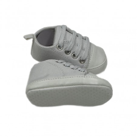 Personalisierte Babyschuhe mit Namen und lasergraviertem Motiv